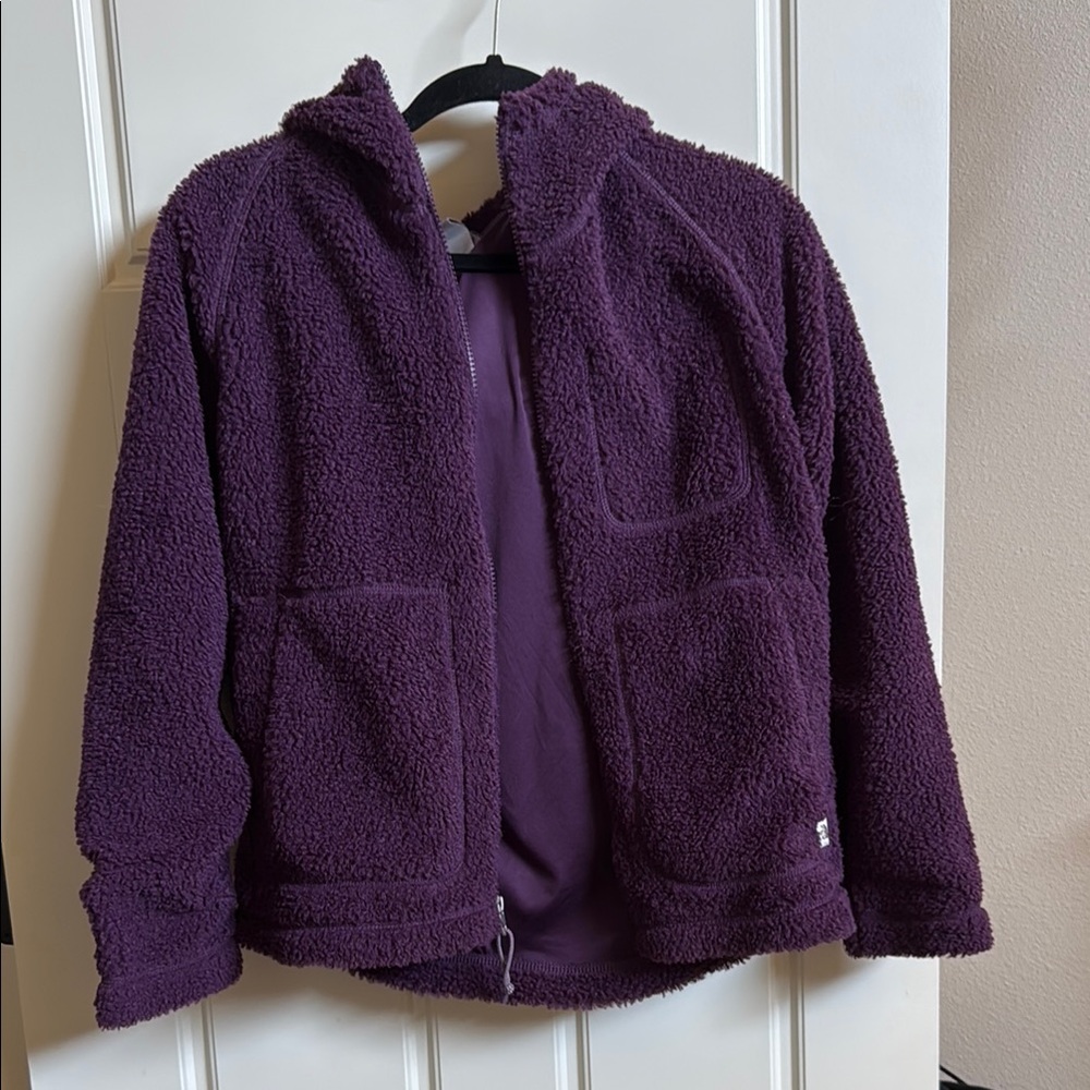 The North Face Women’s Fleece Jacket in Deep Purple